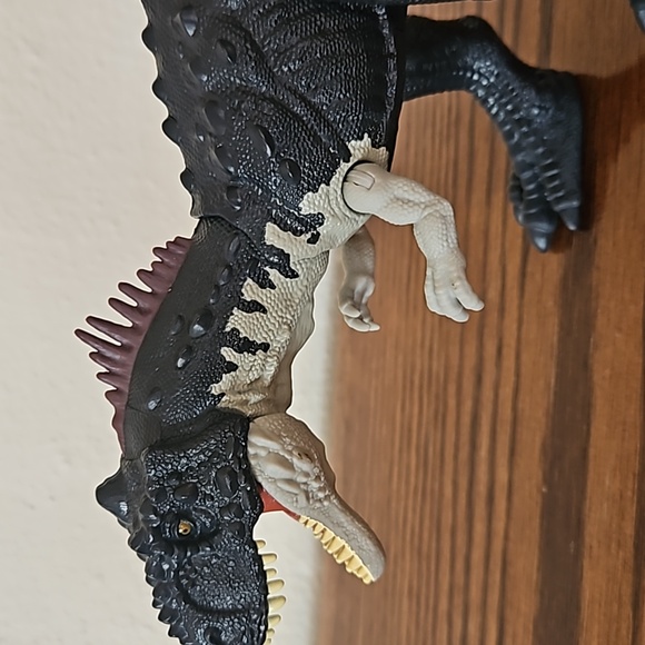 Jurrasic World Dominion Dinosaur Attack and Sound Dinosaur - Picture 4 of 11